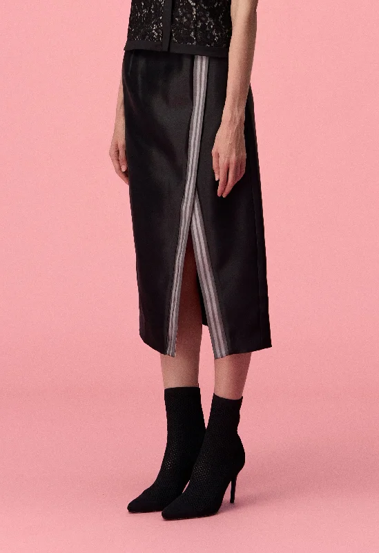 Stripe Detail Slit Black Skirt